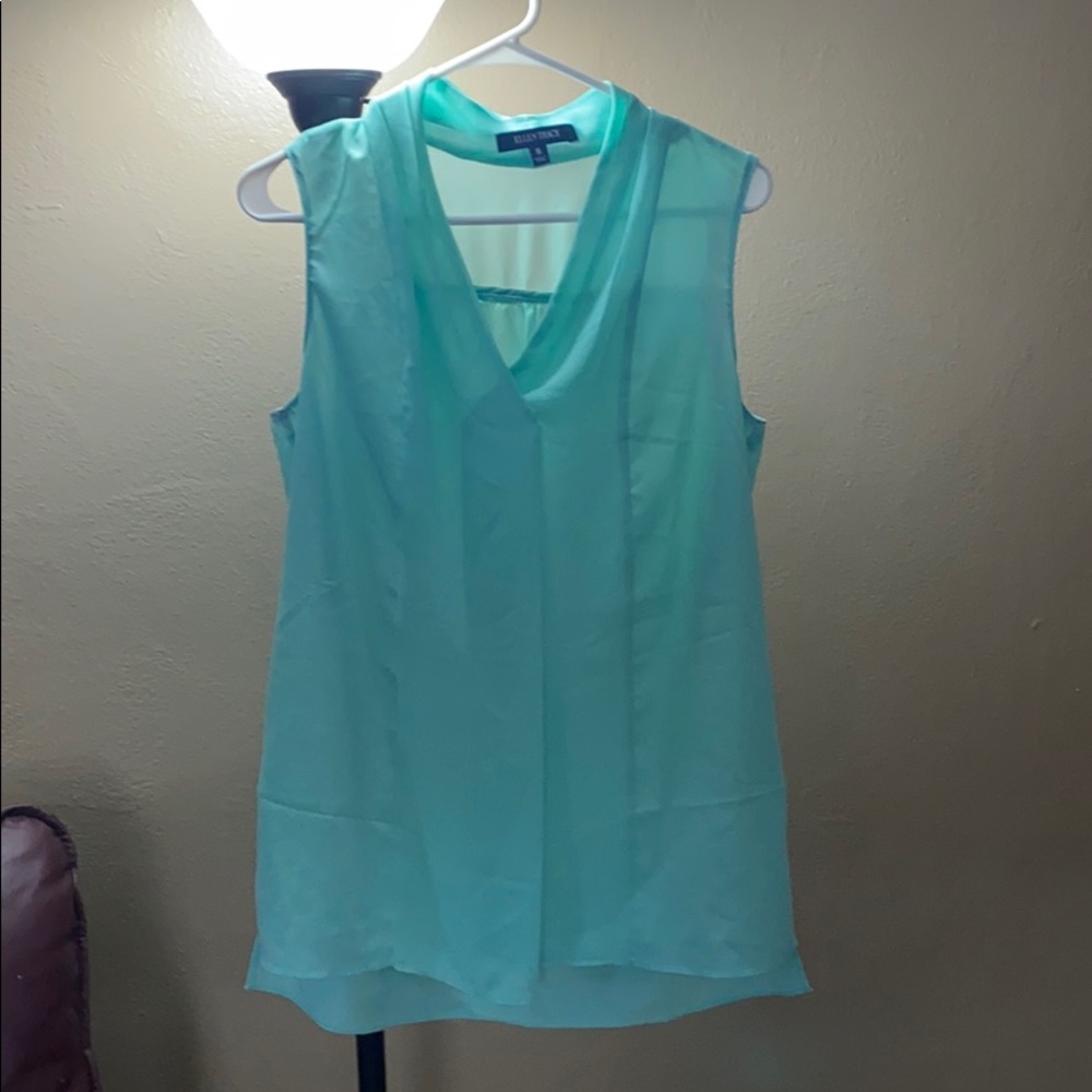 Women’s Med seafoam green Sleeveless V-neck blouse